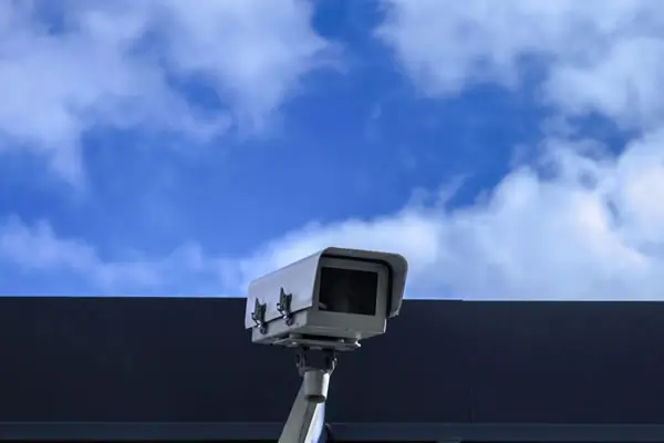 Achieving Comprehensive Security: Integrating CCTV, Human Guarding, and Artificial Intelligence